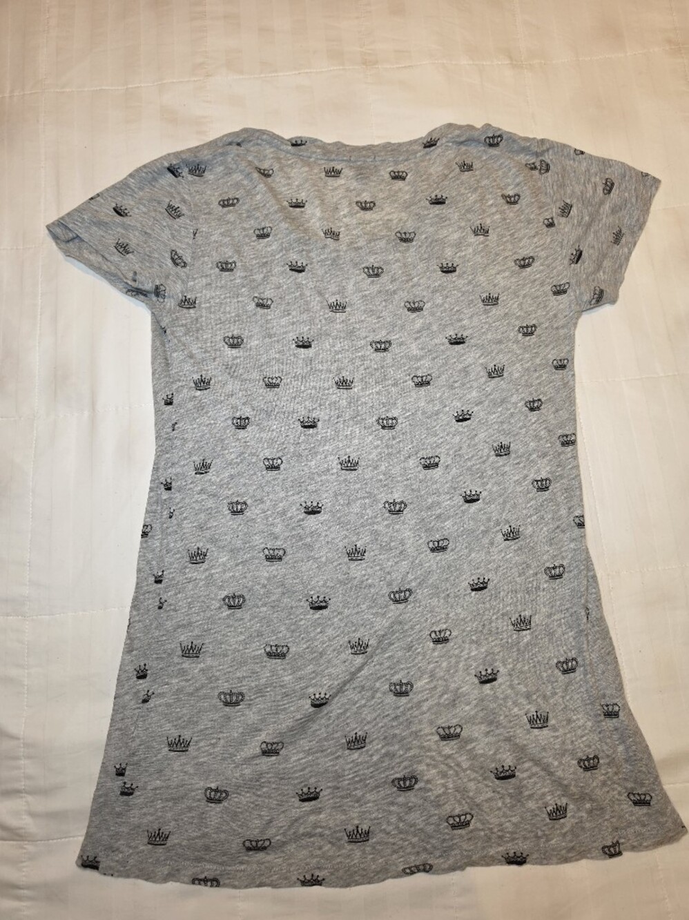 QUEENS CROWN print J. Crew Grey Round neck tee - Picture 2 of 4